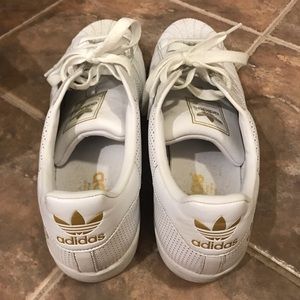 Adidas superstar gold details